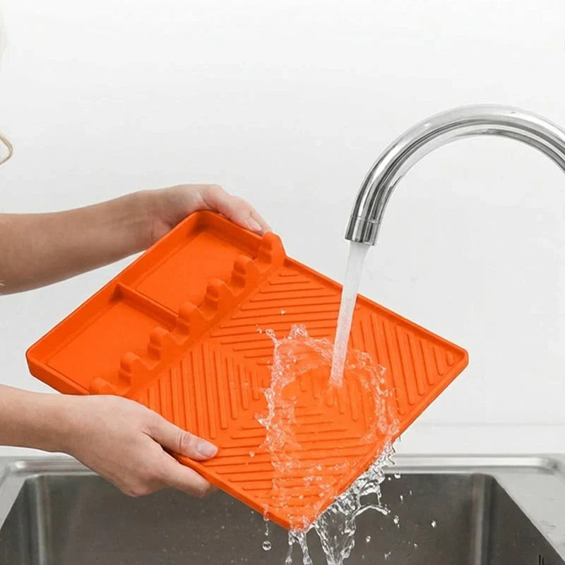 High-quality silicone grill mat for side shelf – protects against grease and spills