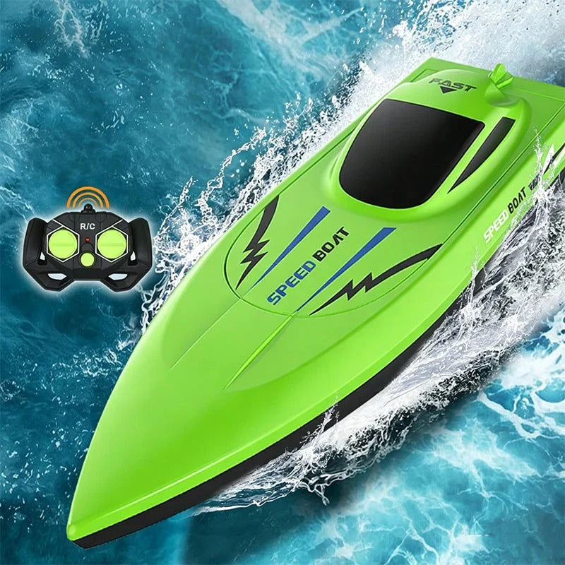 2,4 GHz super-fast RC racing boat with dual motors