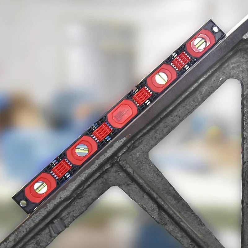 Multifunctional foldable spirit level