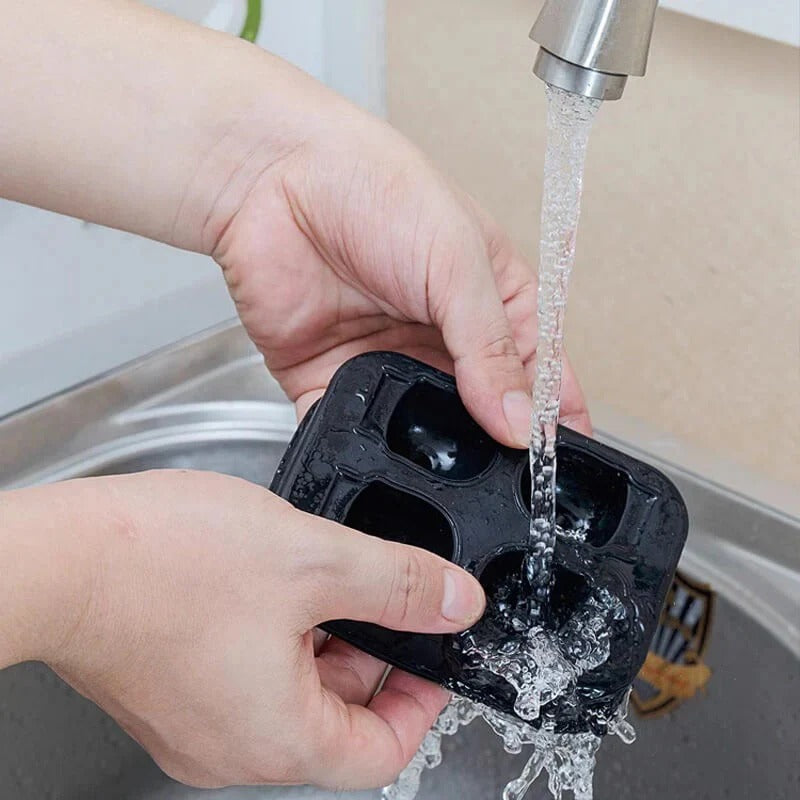 DIY silicone skull-shaped ice cube tray